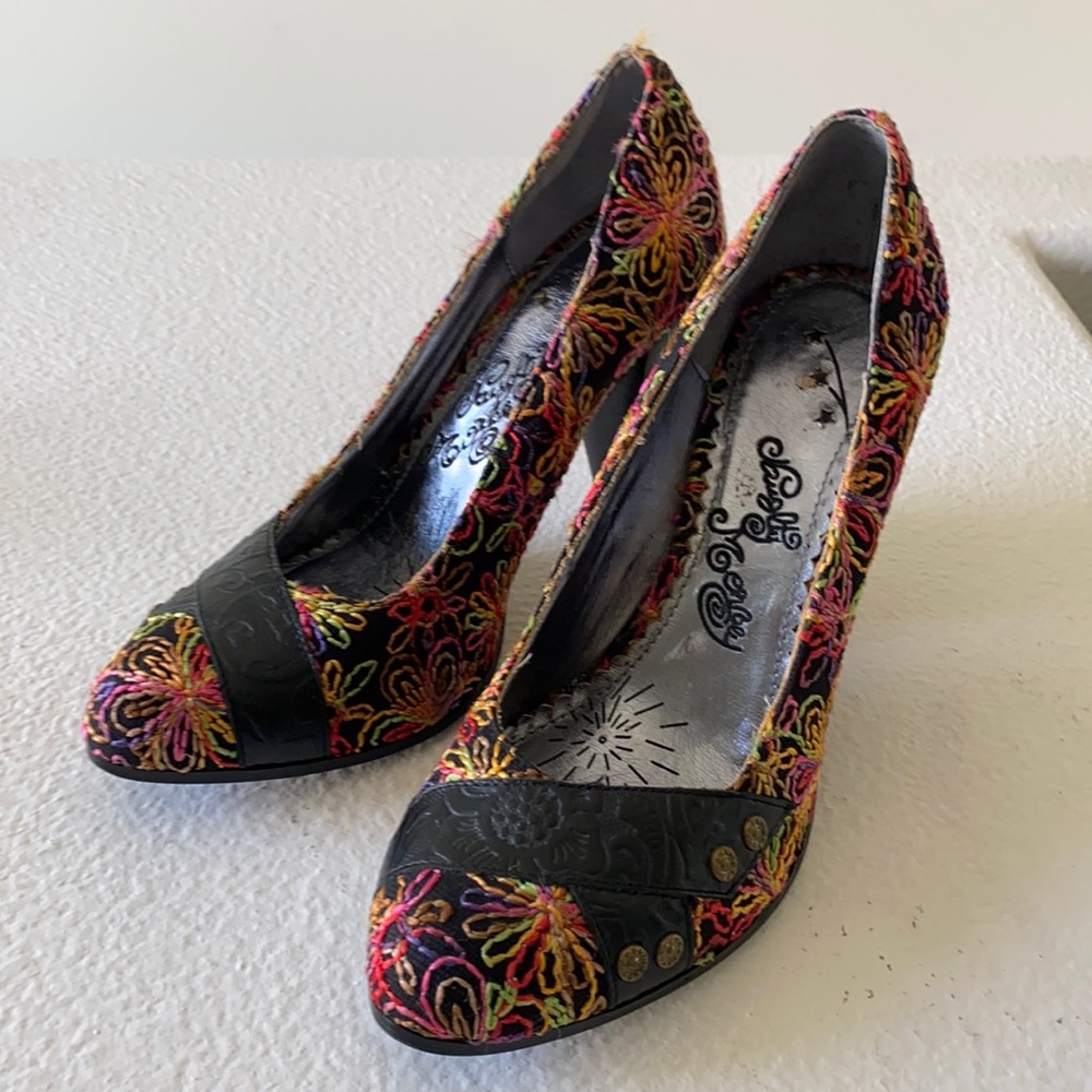 Naughty Monkey Multicolor Embroidered Heels Sz 8
